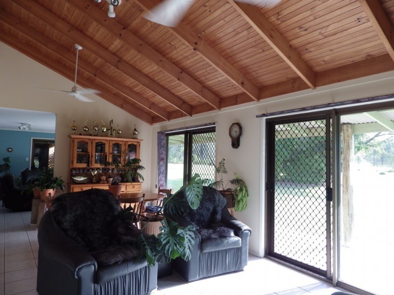 85 Scotts Road, Bororen QLD 4678