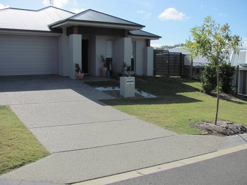 13 Kurwongbah Street, Boyne Island QLD 4680