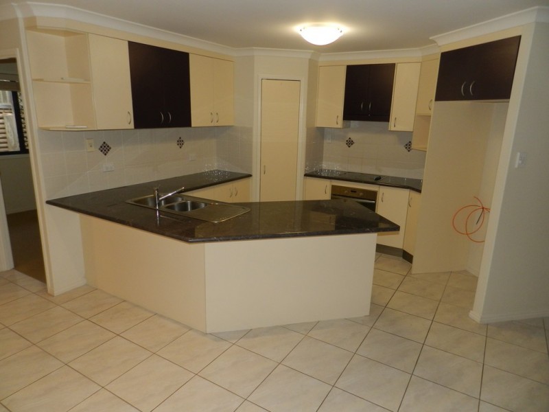 1 Moondarra Court, Clinton QLD 4680