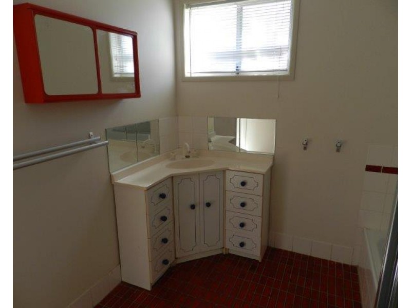 14 Venus Street, Telina QLD 4680