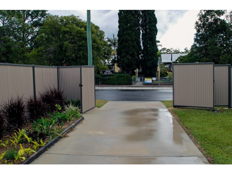 6 Kent Street, Bororen QLD 4678