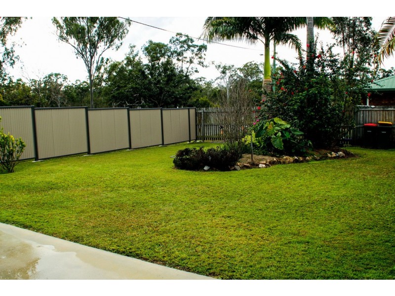 6 Kent Street, Bororen QLD 4678