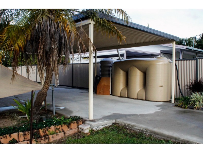 6 Kent Street, Bororen QLD 4678