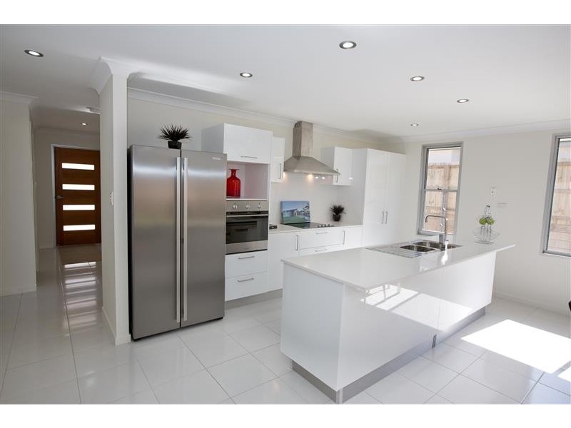 26 STELLA STREET, Boyne Island QLD 4680