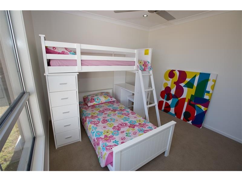 26 STELLA STREET, Boyne Island QLD 4680
