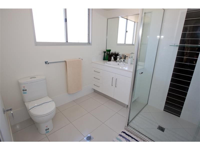 26 STELLA STREET, Boyne Island QLD 4680