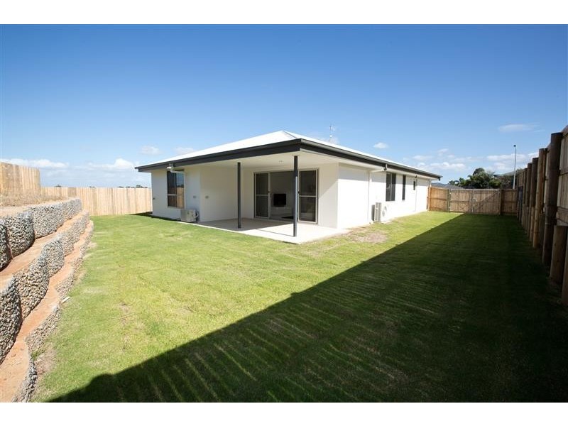 26 STELLA STREET, Boyne Island QLD 4680