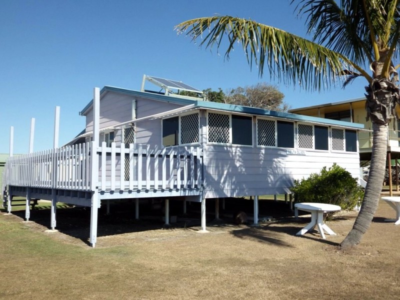 7 Seaview Esplanade, Curtis Island QLD 4680