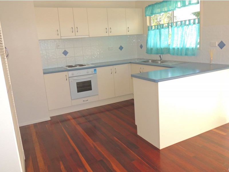 6 GOSHAWK STREET, New Auckland QLD 4680