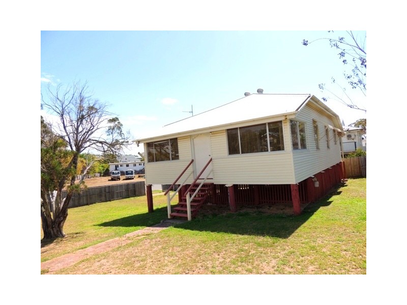 16 Fowler Street, West Gladstone QLD 4680