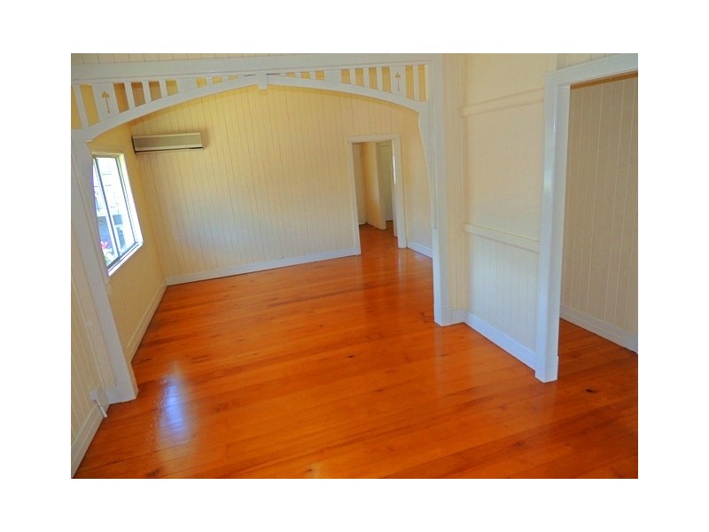 16 Fowler Street, West Gladstone QLD 4680