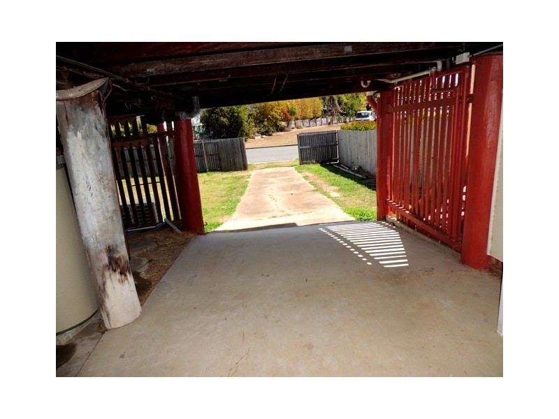 16 Fowler Street, West Gladstone QLD 4680