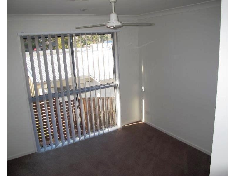 4 Carlsson Place, Kirkwood QLD 4680