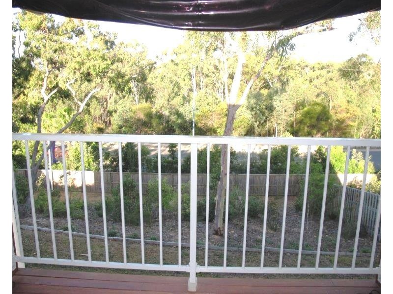 4 Carlsson Place, Kirkwood QLD 4680