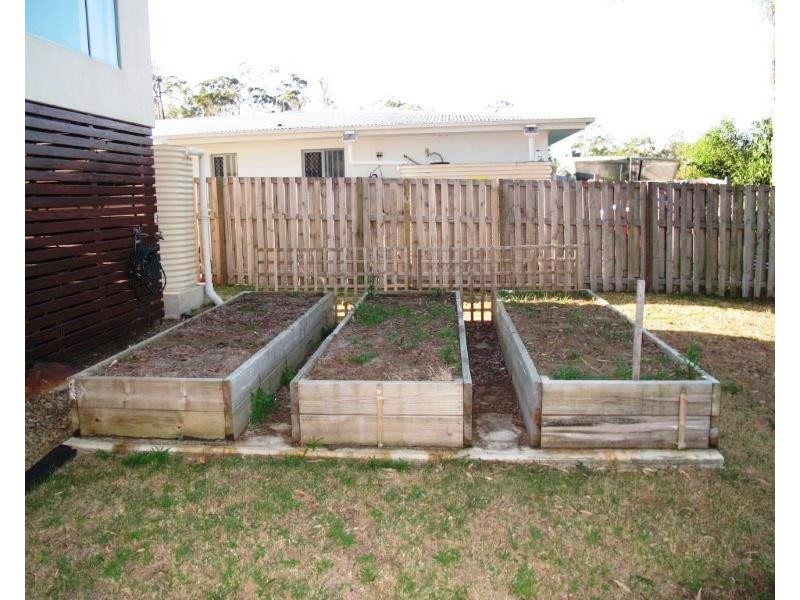 4 Carlsson Place, Kirkwood QLD 4680