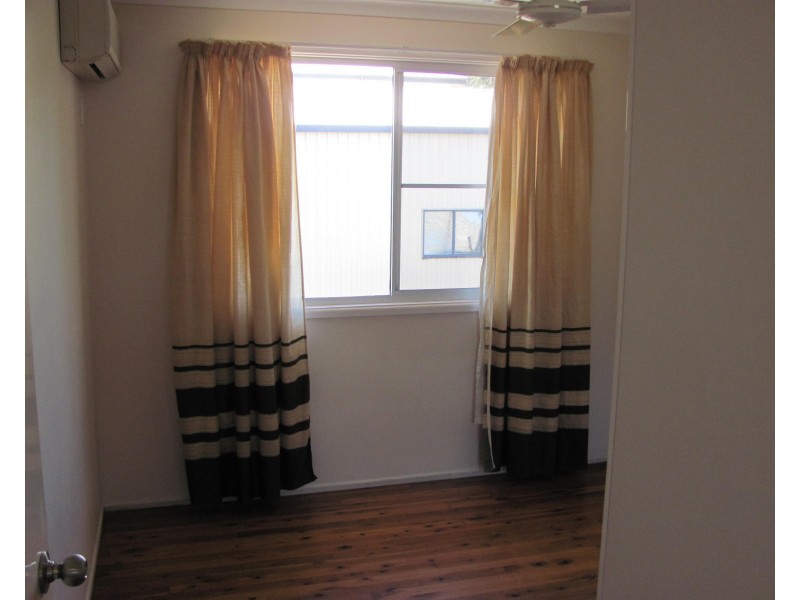 24 Watt Street, West Gladstone QLD 4680