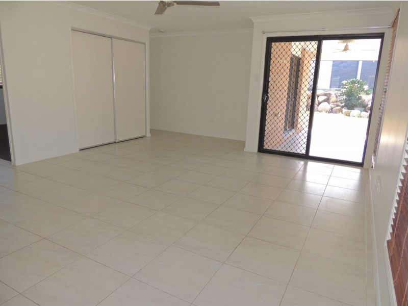 116 PENDA AVENUE, New Auckland QLD 4680