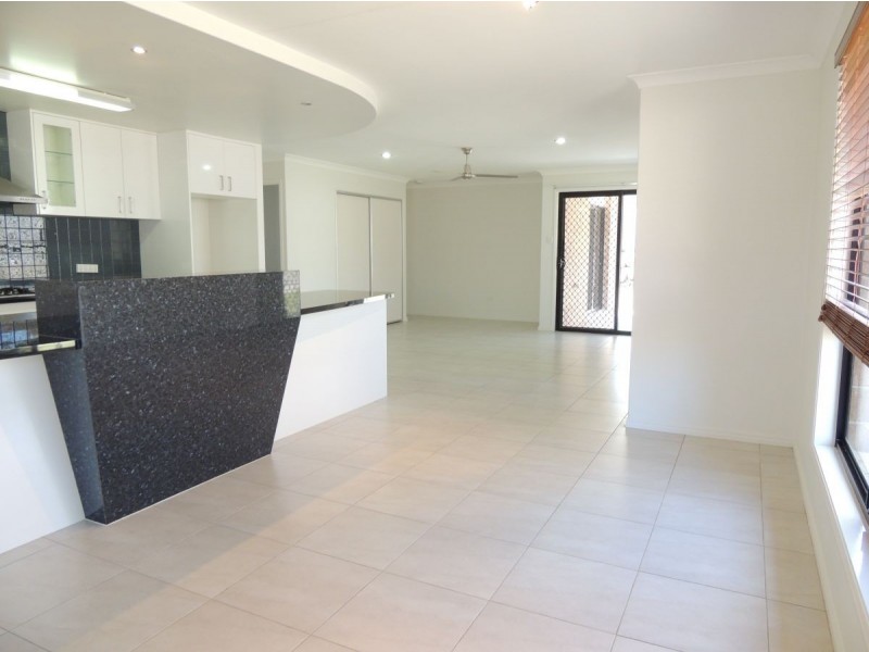 116 PENDA AVENUE, New Auckland QLD 4680