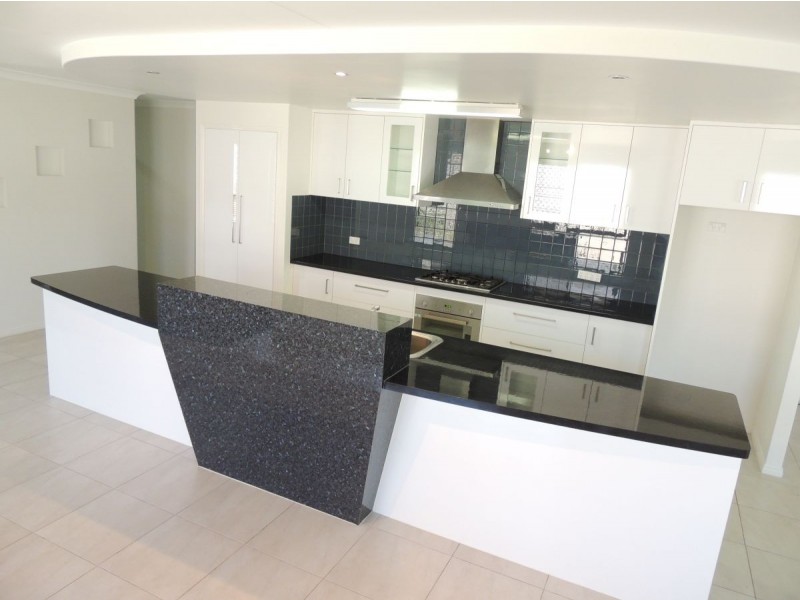 116 PENDA AVENUE, New Auckland QLD 4680