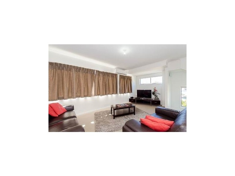 3/4 Rossella Street, West Gladstone QLD 4680