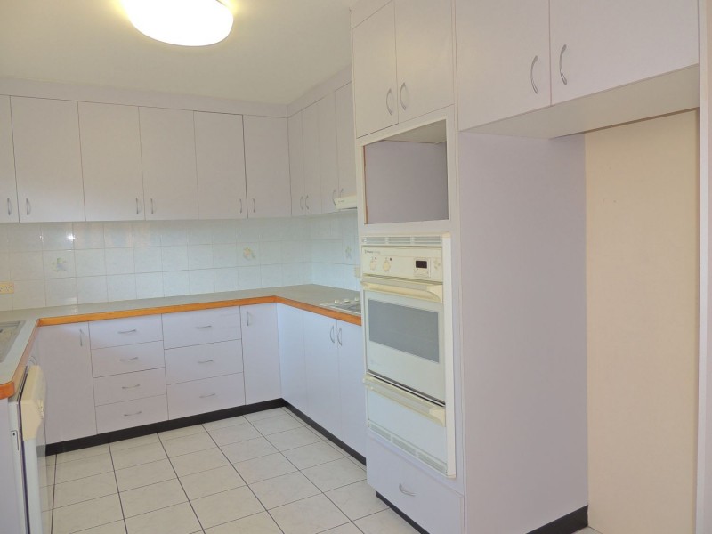 15 BOYNE CRESCENT, West Gladstone QLD 4680