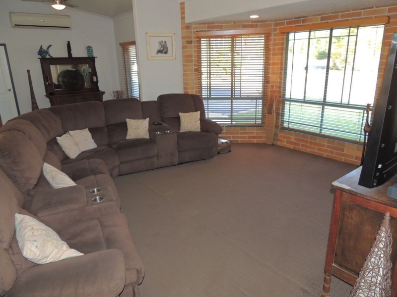 4 SILVERTON DRIVE, Tannum Sands QLD 4680
