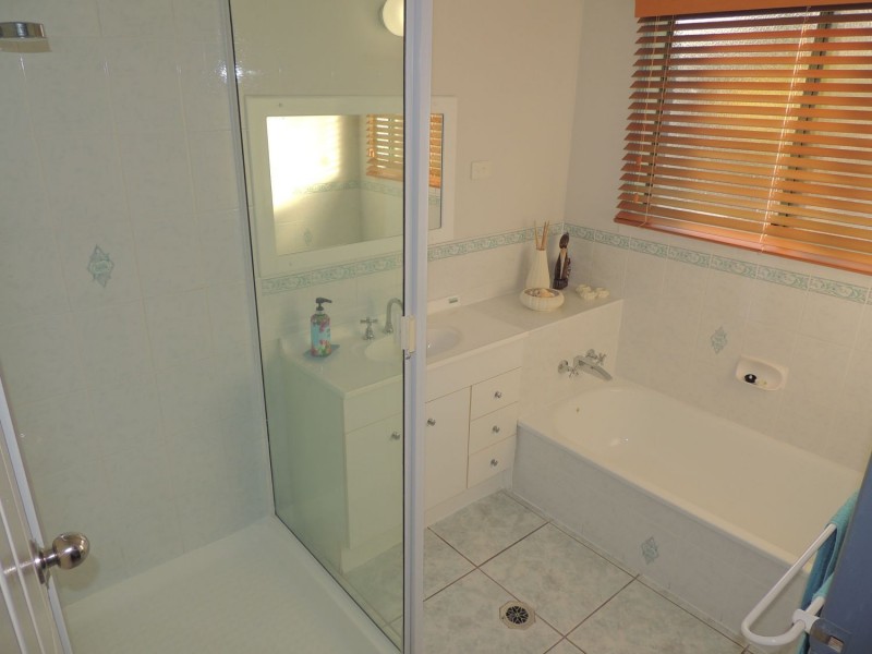 4 SILVERTON DRIVE, Tannum Sands QLD 4680