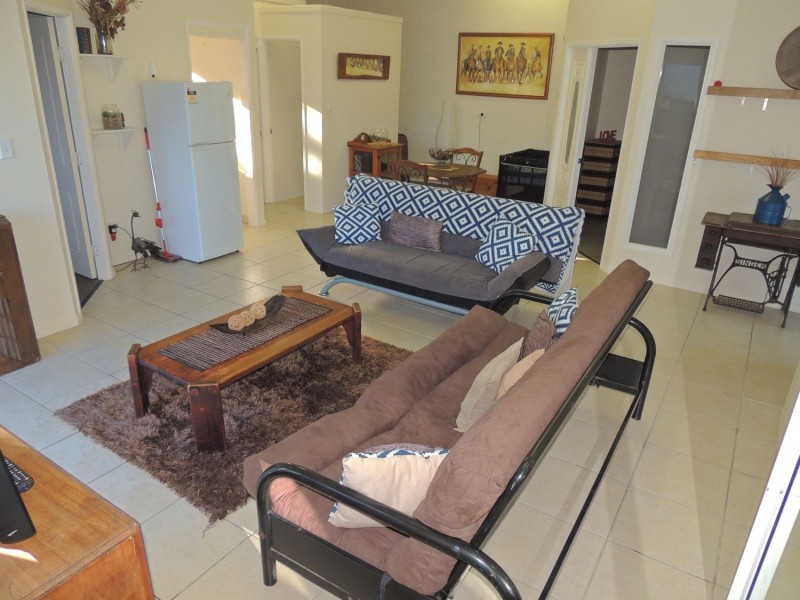 4 SILVERTON DRIVE, Tannum Sands QLD 4680