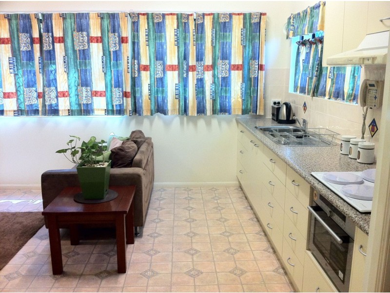 4 SILVERTON DRIVE, Tannum Sands QLD 4680
