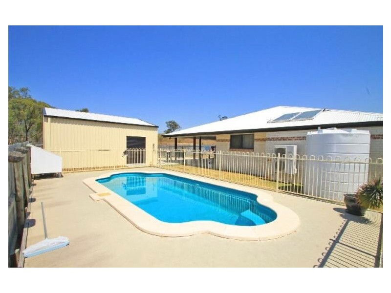15 JOHNSON STREET, Glen Eden QLD 4680