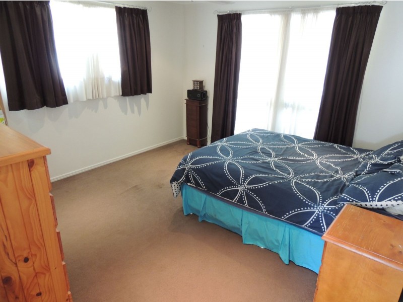 15 JOHNSON STREET, Glen Eden QLD 4680