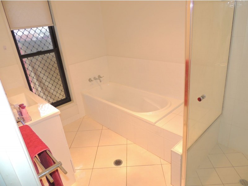 15 JOHNSON STREET, Glen Eden QLD 4680