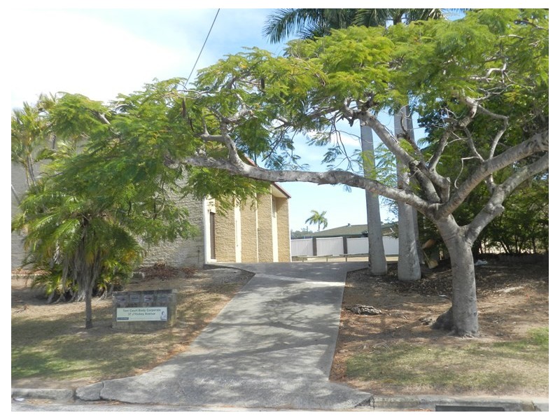 2/37 J Hickey Avenue, Clinton QLD 4680