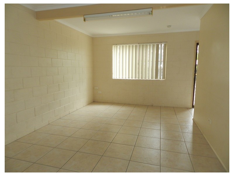 2/37 J Hickey Avenue, Clinton QLD 4680