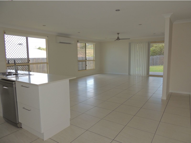 52 BRIFFNEY STREET, Kirkwood QLD 4680