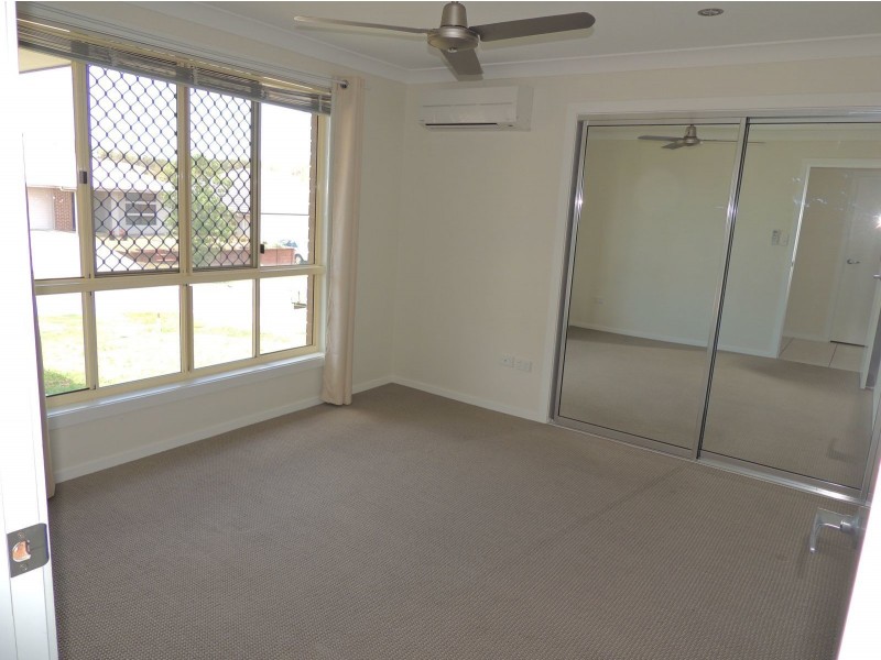 52 BRIFFNEY STREET, Kirkwood QLD 4680