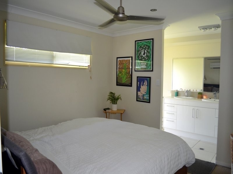 52 BRIFFNEY STREET, Kirkwood QLD 4680