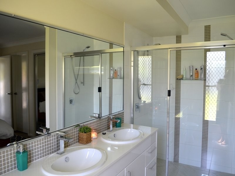 52 BRIFFNEY STREET, Kirkwood QLD 4680