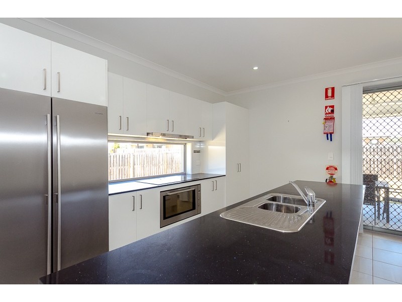 50 Creekview Drive, New Auckland QLD 4680