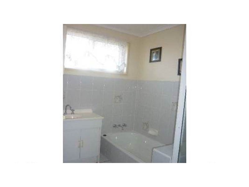 33 Dixon Drive, Telina QLD 4680