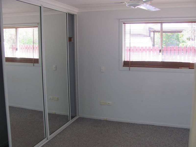 8 Curtis Avenue, Boyne Island QLD 4680