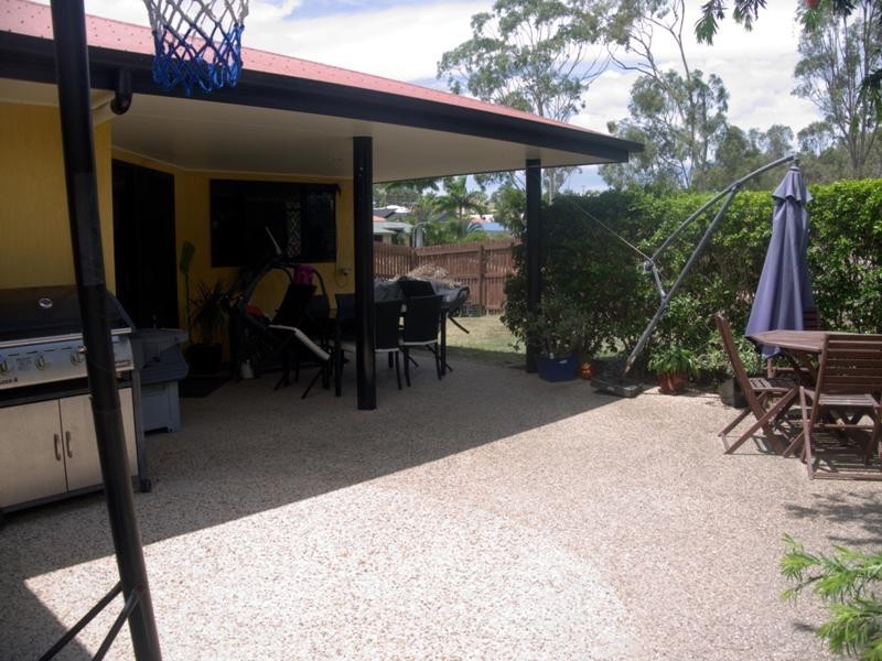 8 Pryde Street, Tannum Sands QLD 4680