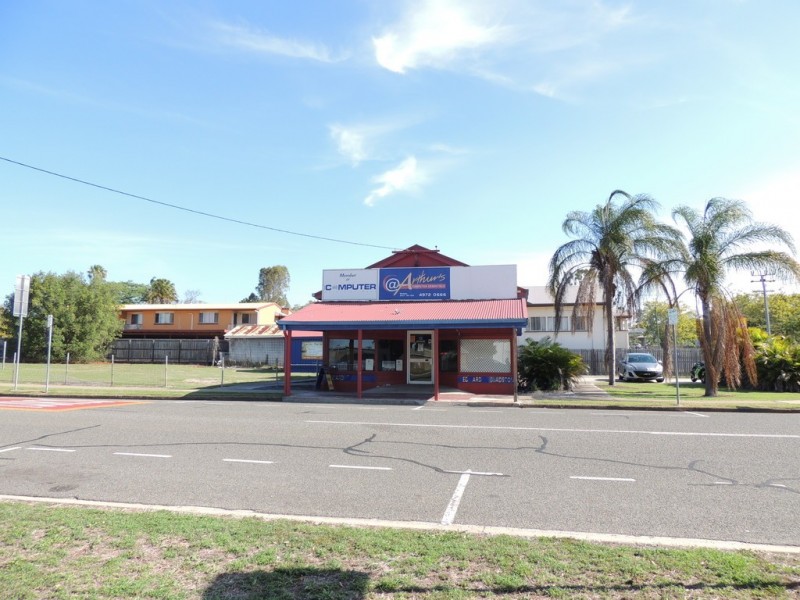 1 EDWARD STREET, West Gladstone QLD 4680