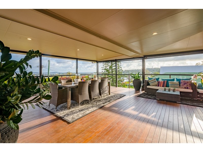 13 Williamson Street, West Gladstone QLD 4680