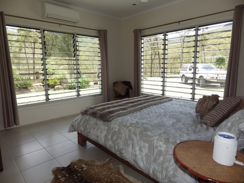 Bororen QLD 4678