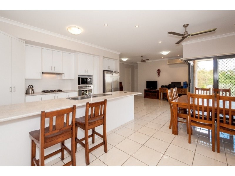 25 Larcom Rise, West Gladstone QLD 4680