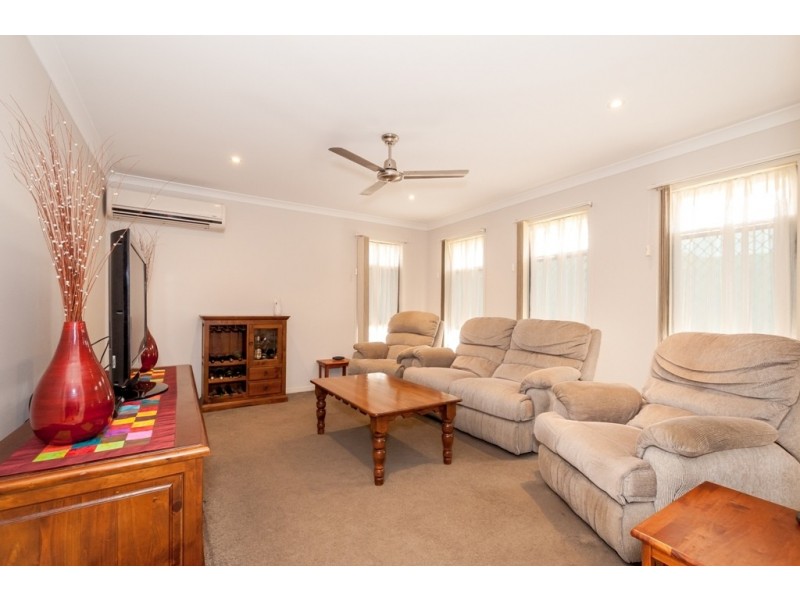 25 Larcom Rise, West Gladstone QLD 4680