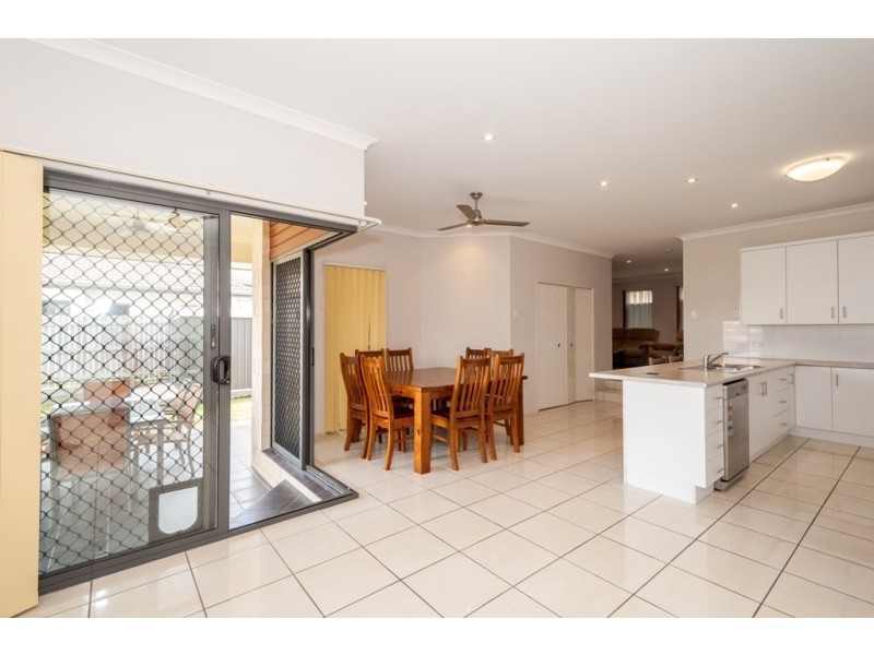 25 Larcom Rise, West Gladstone QLD 4680