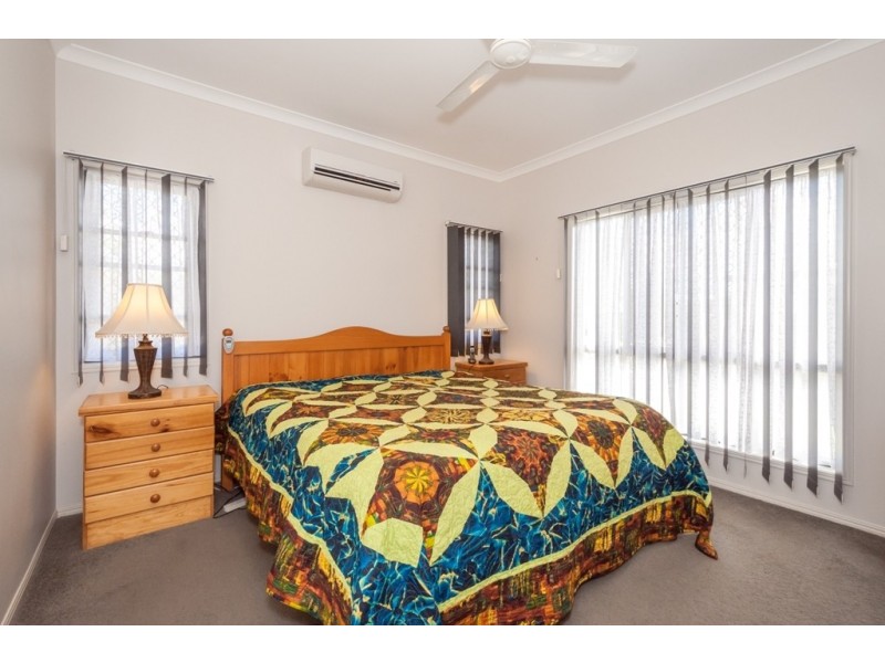 25 Larcom Rise, West Gladstone QLD 4680
