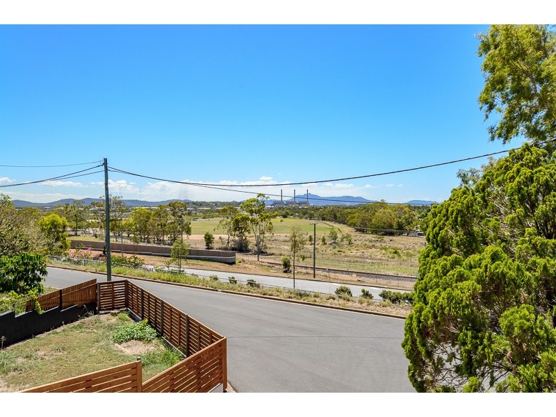 22 STEWART STREET, West Gladstone QLD 4680